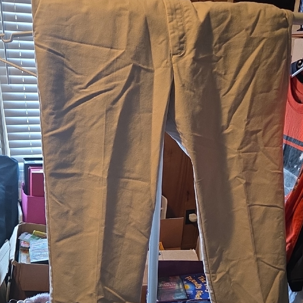Izod Men's Tan Chinos